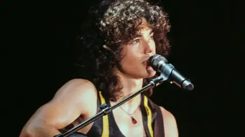 Conan Gray anuncia seu novo álbum, "Wishbone"