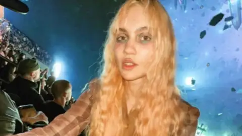 Grimes cancela performance em evento LGBTQIA+ por questões familiares