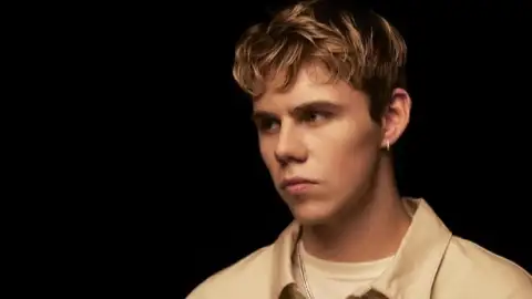 THE KID LAROI lança "BACK WHEN YOU WERE MINE". Ouça com letra e tradução!