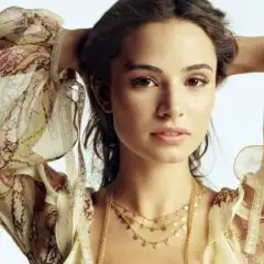 Mia Maestro