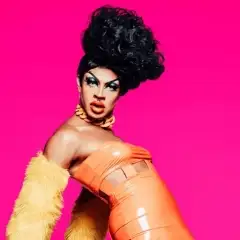 Yvie Oddly